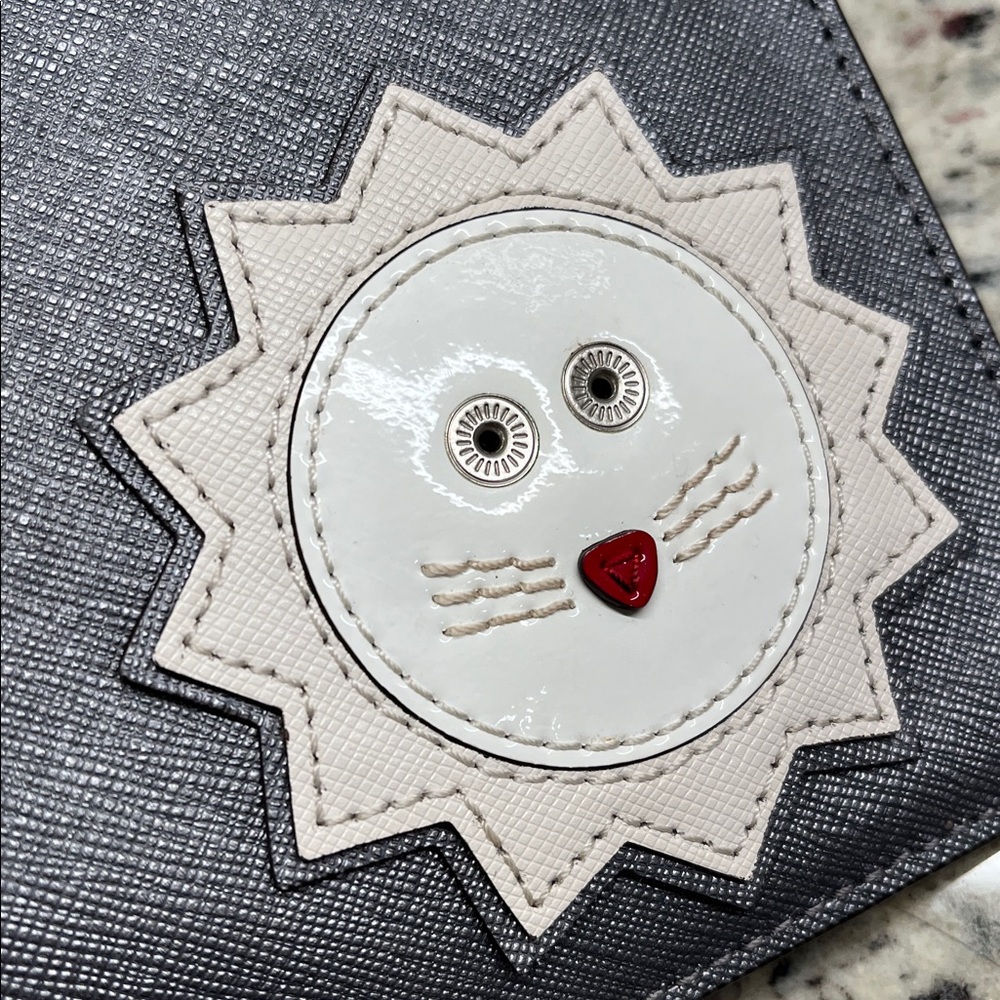 Coach White Lion Novelty Large Darcy Clutch NWOT - Picture 6 of 12